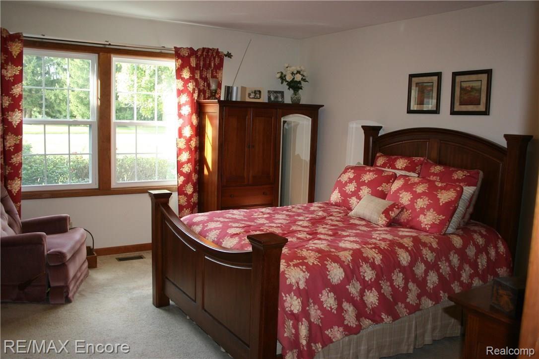 8657 Miller Road Clarkston, MI 48348 - Photo 20 of 44 IMG_2130.JPG
