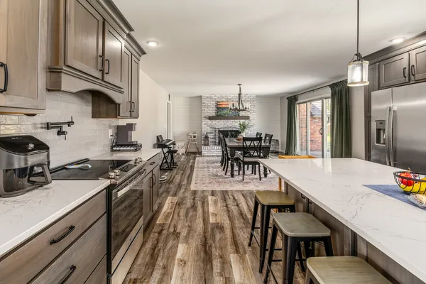 $415,000 | 1816 Wolff Drive, Marion, IL 62959