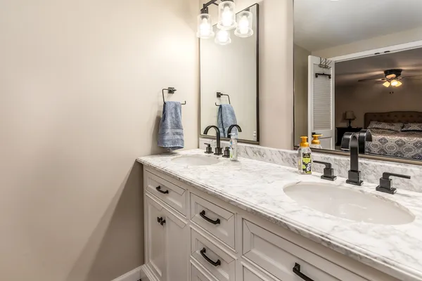 $415,000 | 1816 Wolff Drive, Marion, IL 62959