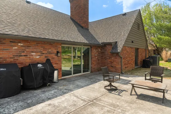 $415,000 | 1816 Wolff Drive, Marion, IL 62959