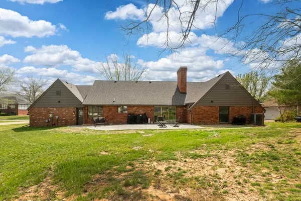 $415,000 | 1816 Wolff Drive, Marion, IL 62959