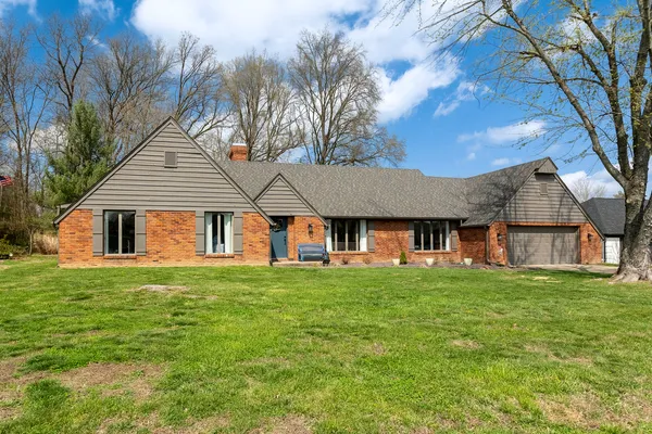 $415,000 | 1816 Wolff Drive, Marion, IL 62959