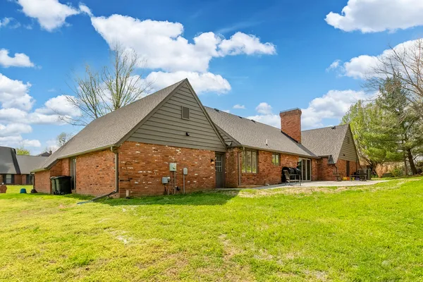 $415,000 | 1816 Wolff Drive, Marion, IL 62959