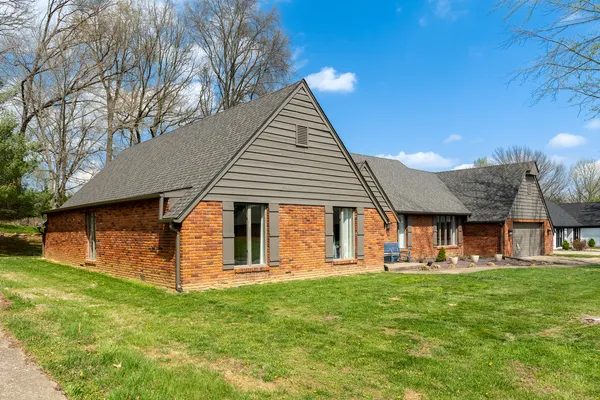 $415,000 | 1816 Wolff Drive, Marion, IL 62959