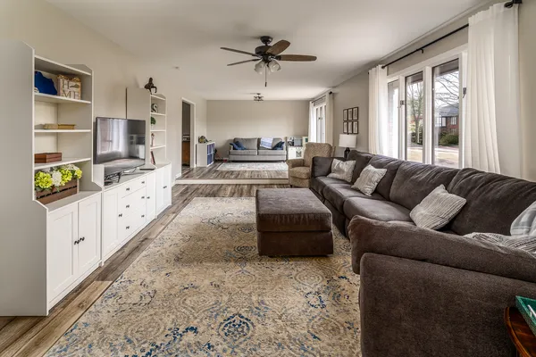 $415,000 | 1816 Wolff Drive, Marion, IL 62959