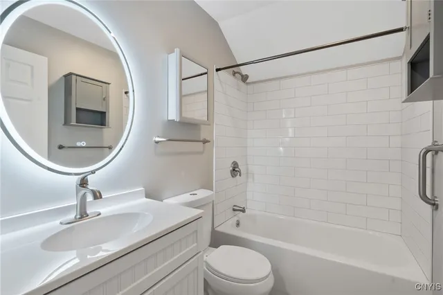 $324,900 | 8768 Highway 5, Manlius, NY 13037