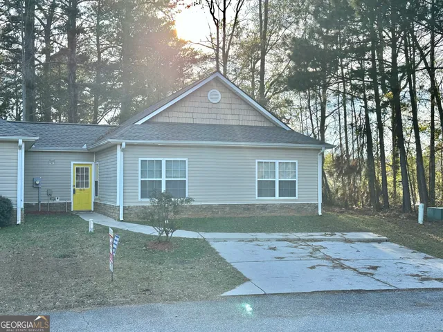 $205,000 | 281 Northwinds Boulevard, Unit B3, Carrollton, GA 30117