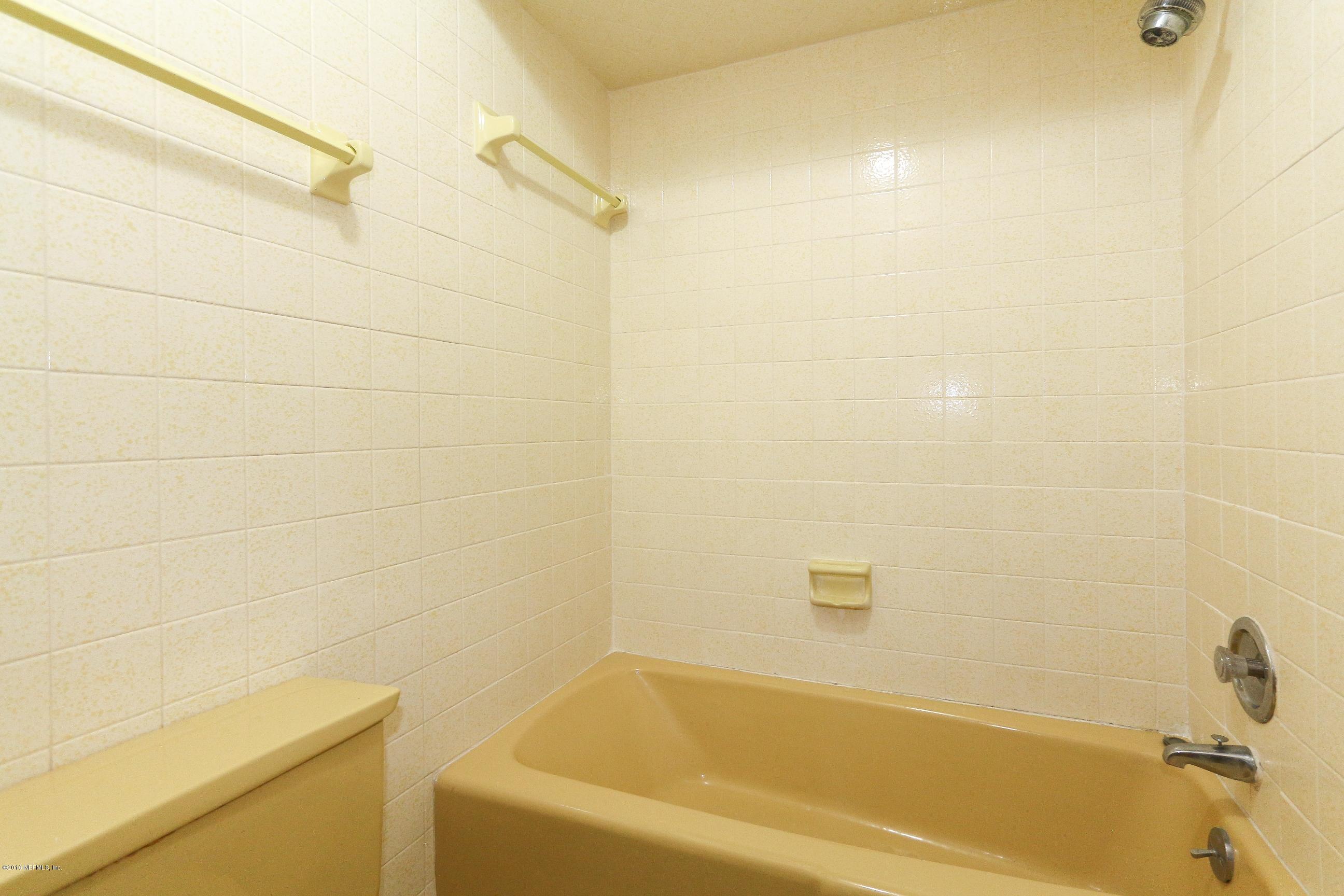 5660 Swamp Fox Road Jacksonville, FL 32210 - Photo 43 of 79 Second Bathroom View 2