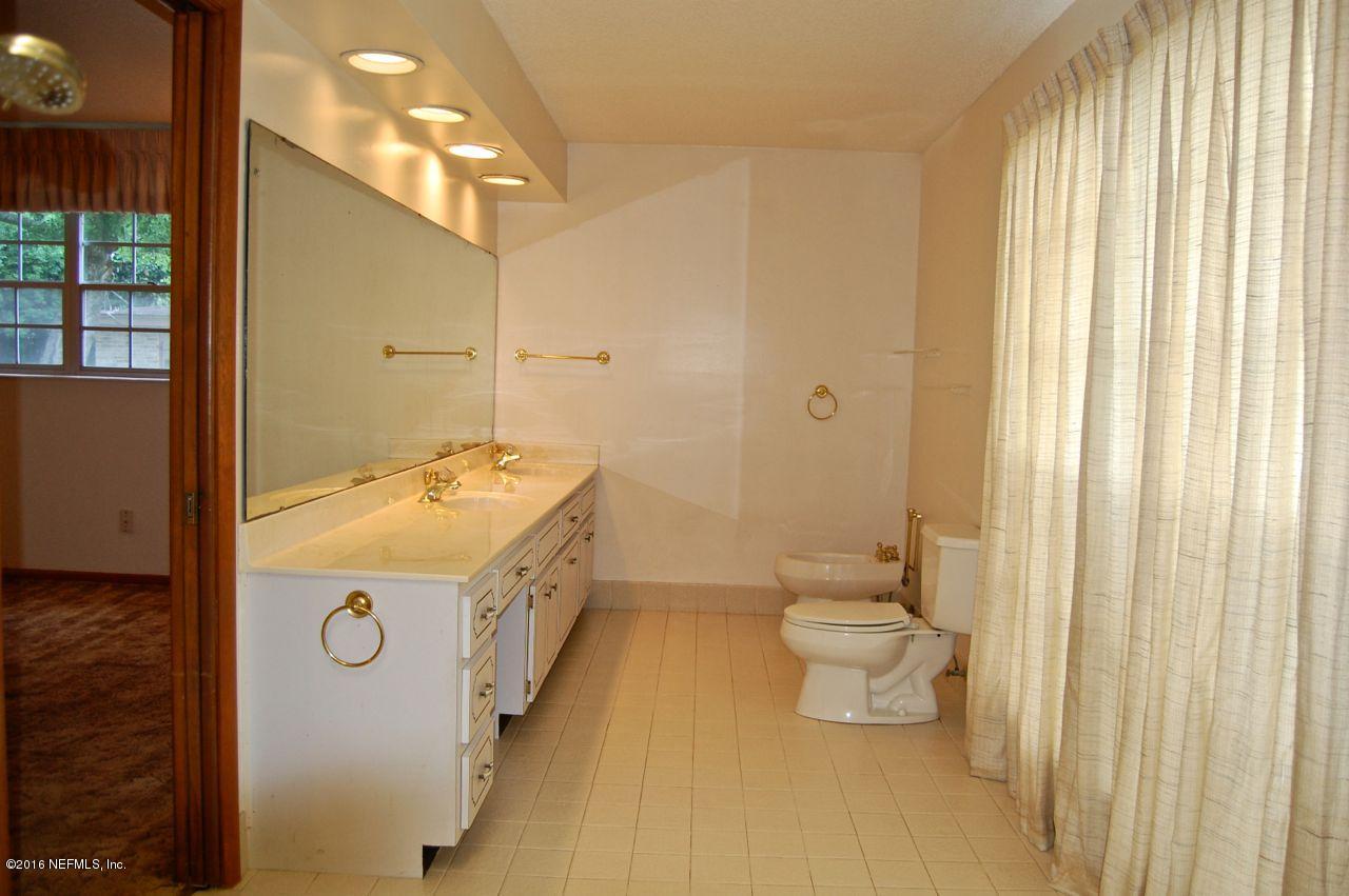 5660 Swamp Fox Road Jacksonville, FL 32210 - Photo 65 of 79 Master bath