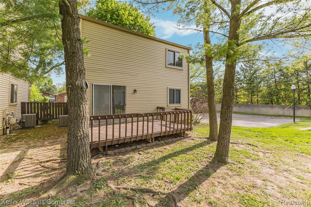 2907 Roundtree Drive Troy, MI 48083 - Photo 29 of 33