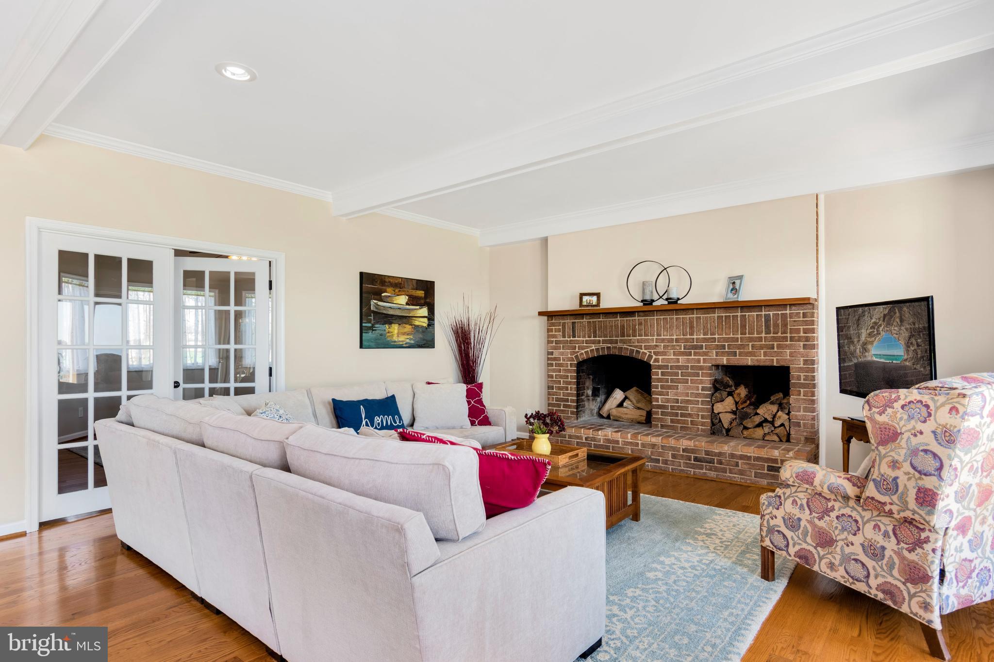 2903 Cox Neck Road East Chester, MD 21619 - Photo 11 of 55 Family Room & Fire place wood burning (Main Level)
