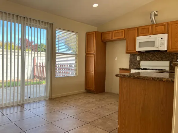 $2,495 | 231 Blackwood Avenue, Lathrop, CA 95330