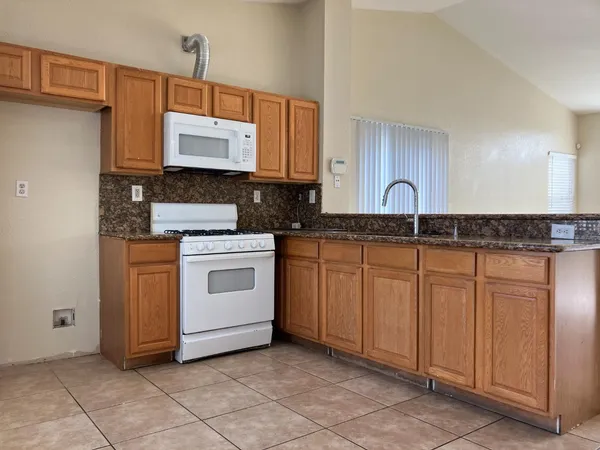 $2,495 | 231 Blackwood Avenue, Lathrop, CA 95330