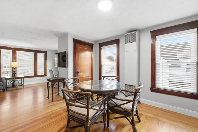 $2,350 | 65 South Elm Street, Unit 3, Manchester, NH 03103