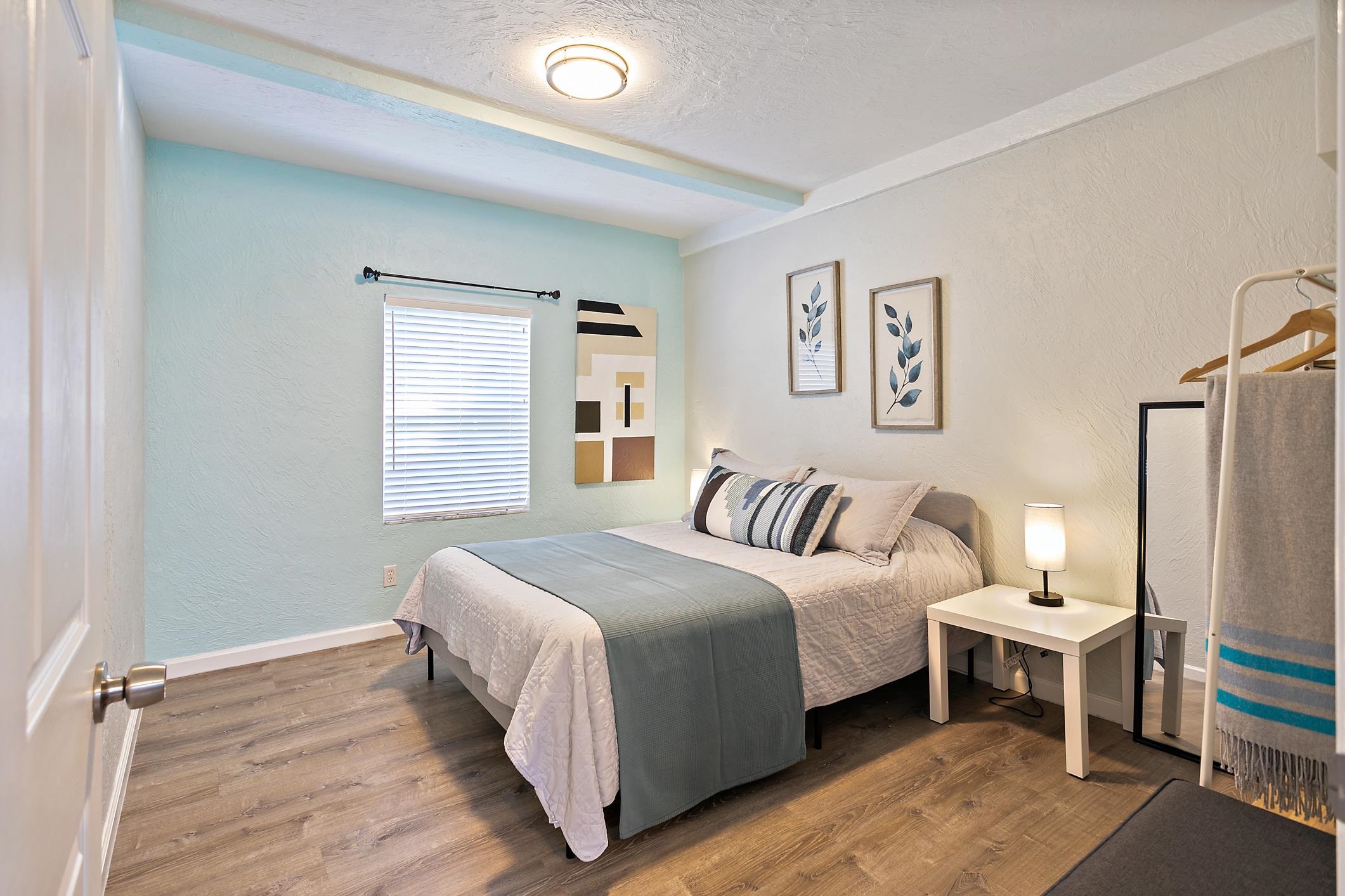 56 Grove Avenue St. Augustine, FL 32084 - Photo 20 of 48 a bedroom with a bed and a window