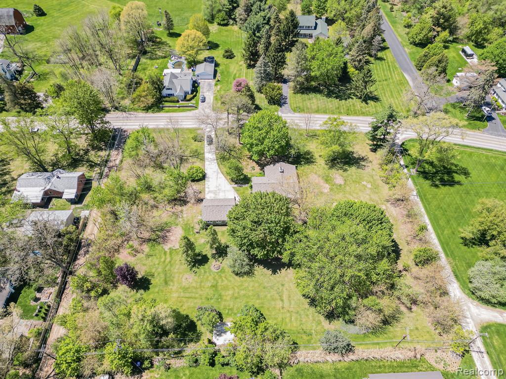 9745 Marshall Road South Lyon, MI 48178 - Photo 27 of 28