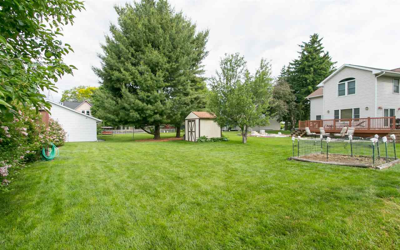 617 Holiday Road Coralville, IA 52241 - Photo 9 of 10 Gallery Image 9