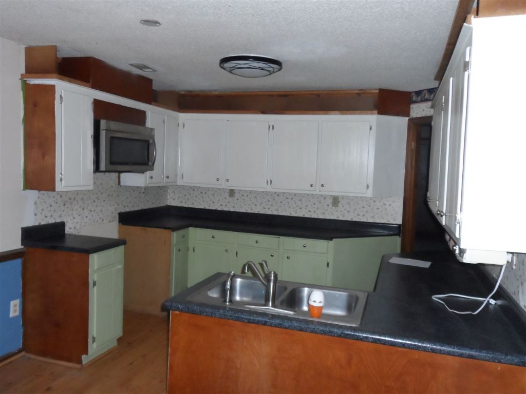 228 Feltman Road Fair Play, SC 29643 - Photo 3 of 14 Gallery Image 3