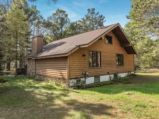 $460,000 | 11022 West Arrow Road, Hayward, WI 54843