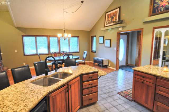 7321 Bennett Lake Road Fenton, MI 48430 - Photo 6 of 52 21208469-5.JPG