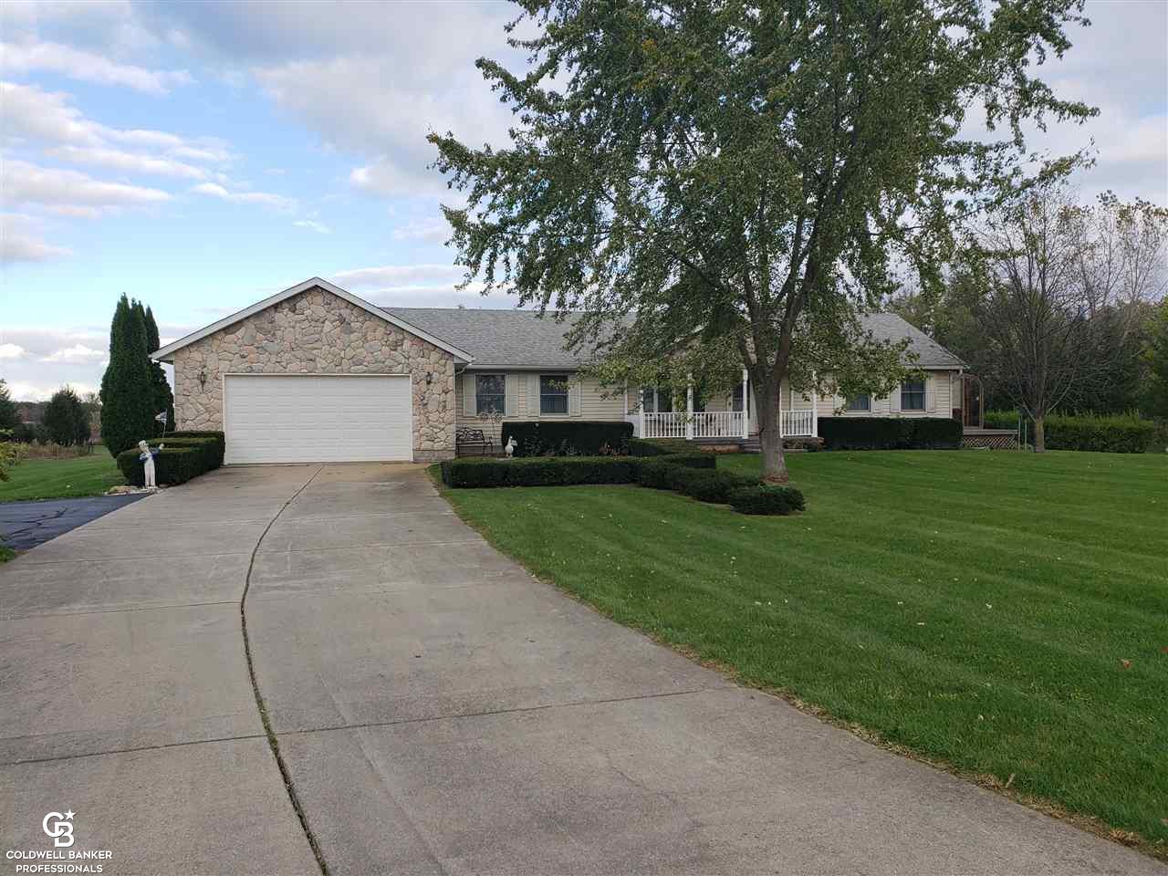 5610 Capac Road Capac, MI 48014 - Photo 13 of 28 This is view 3 of the front of the home.
