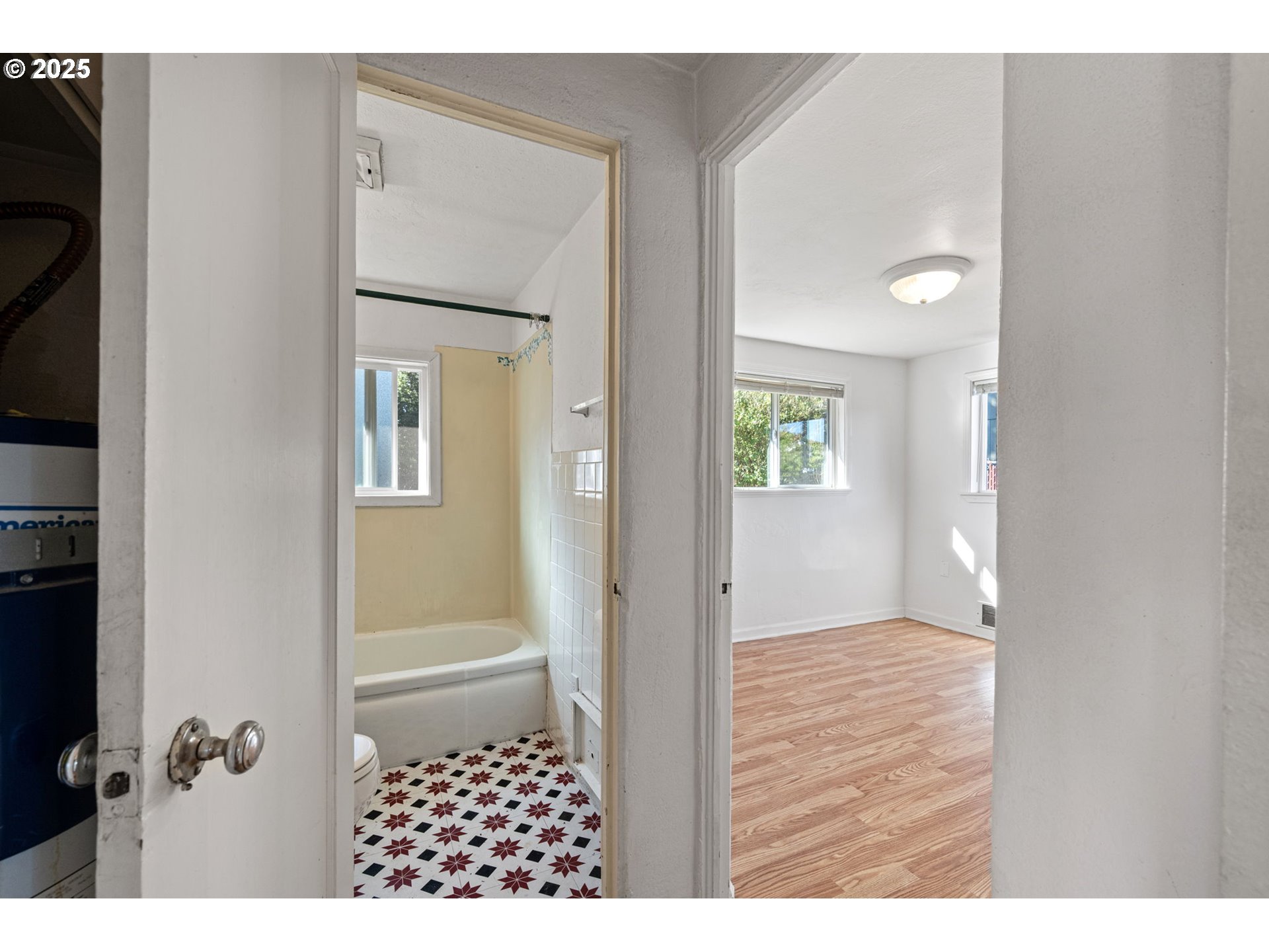 1917 Scott Road Springfield, OR 97477 - Photo 17 of 31 a bathroom with a toilet