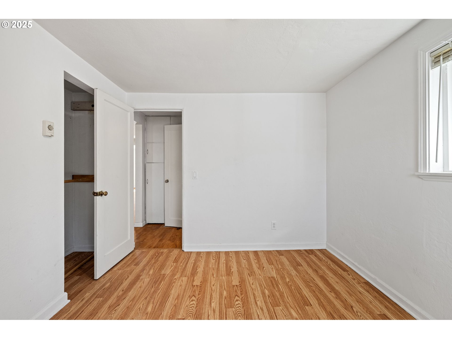 1917 Scott Road Springfield, OR 97477 - Photo 20 of 31 a view of an empty room and window