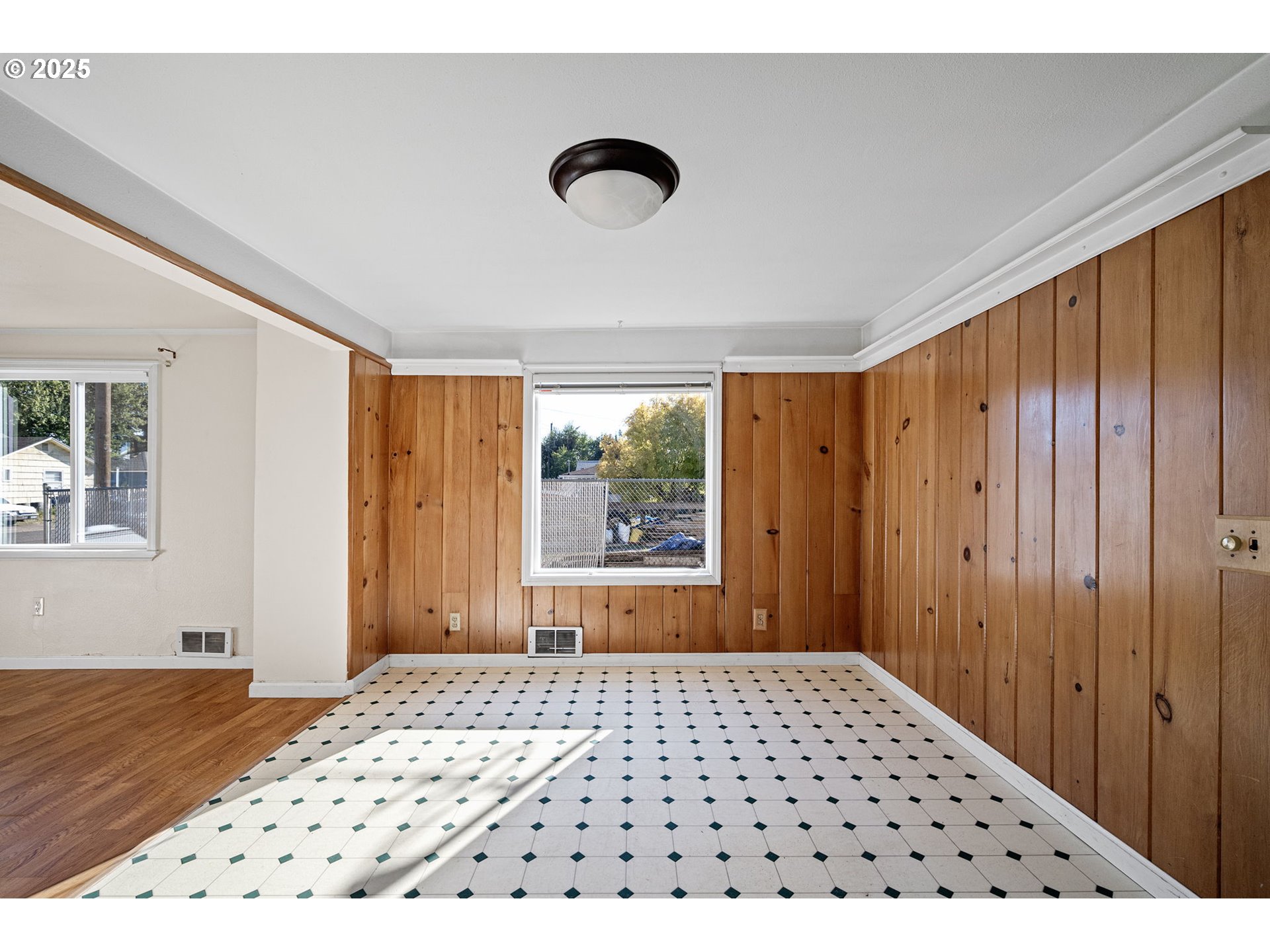 1917 Scott Road Springfield, OR 97477 - Photo 9 of 31 a bedroom with a bed and a window