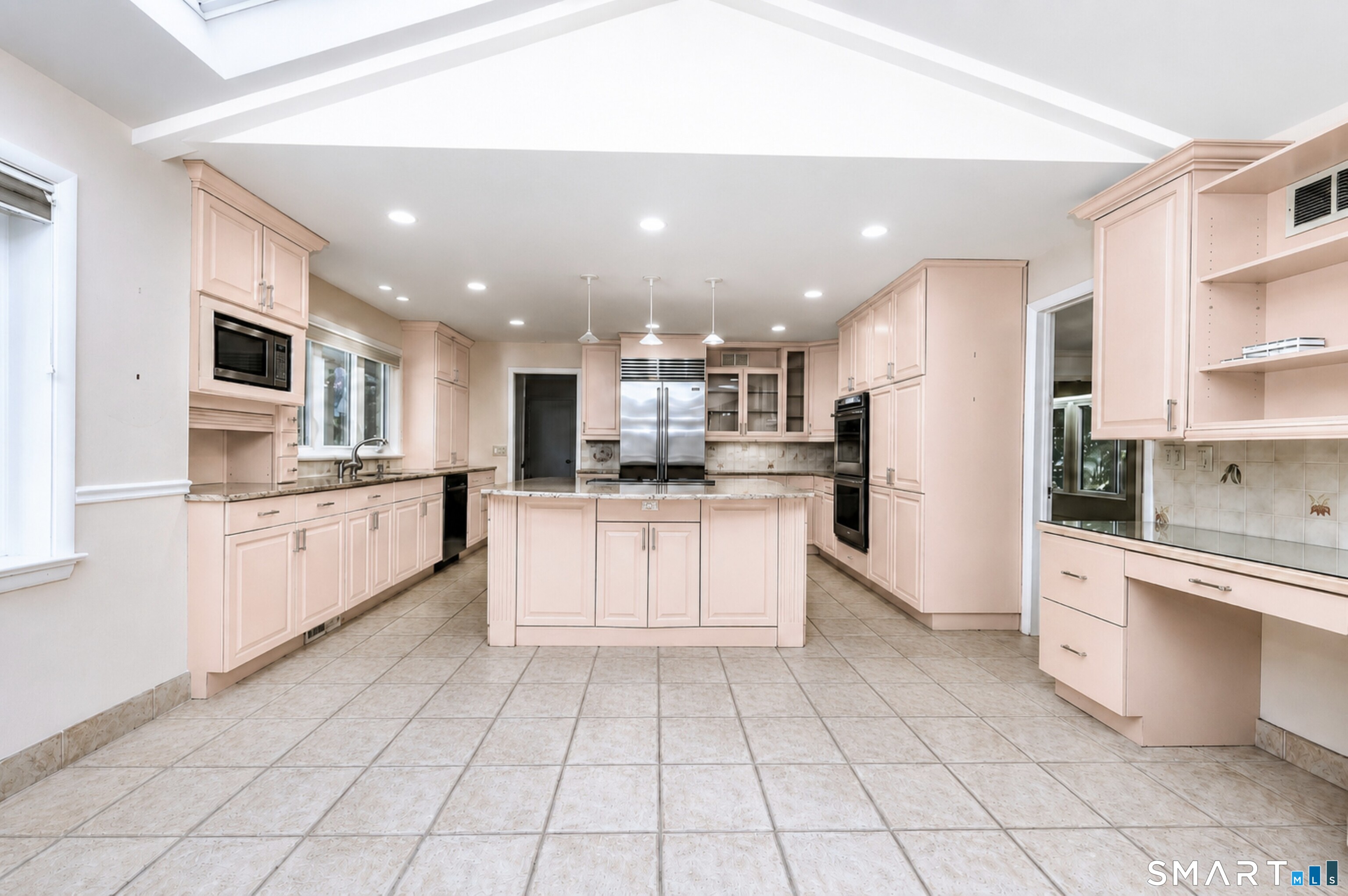 24 Inverness Road Trumbull, CT 06611 - Photo 9 of 40 Gallery Image 9