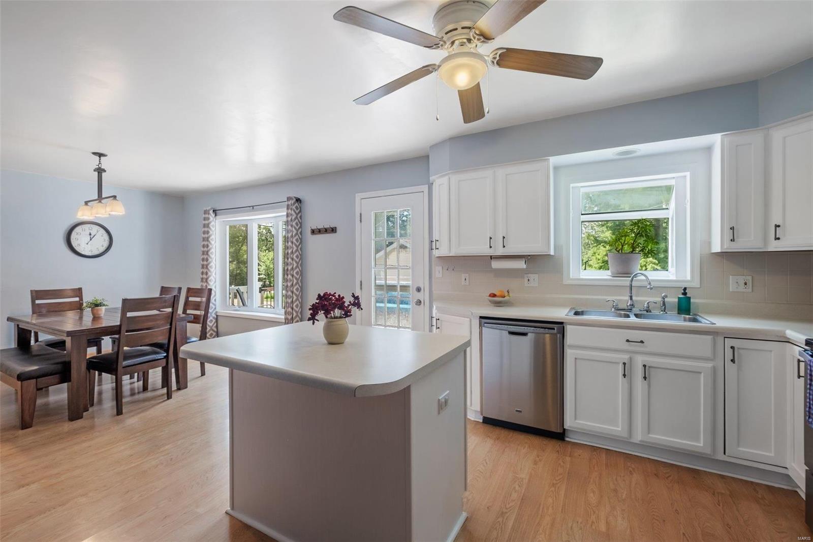 4780 Butler Hill Road St. Louis, MO 63128 - Photo 15 of 43 Gallery Image 15