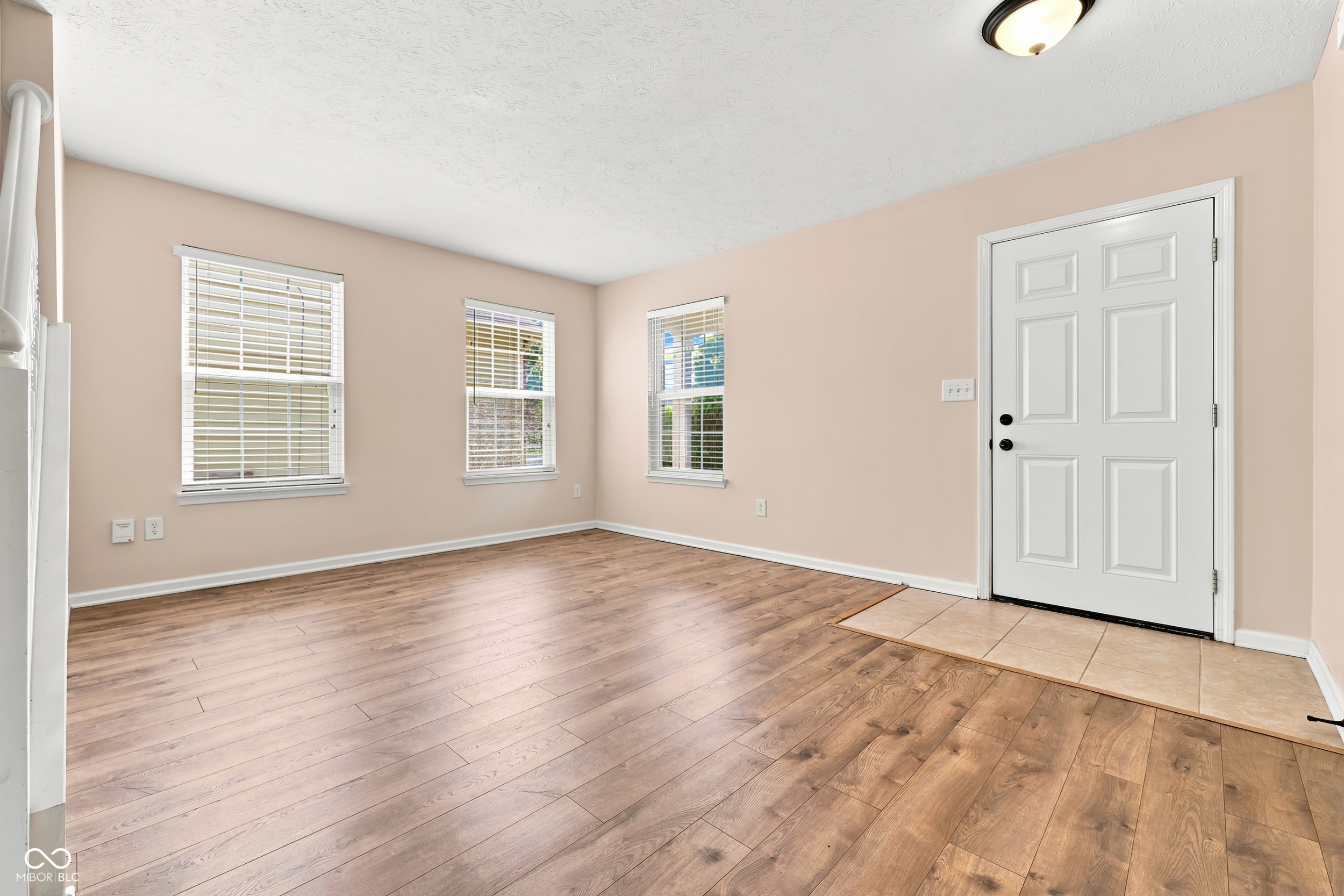 12385 Schoolhouse Road Fishers, IN 46037 - Photo 4 of 29