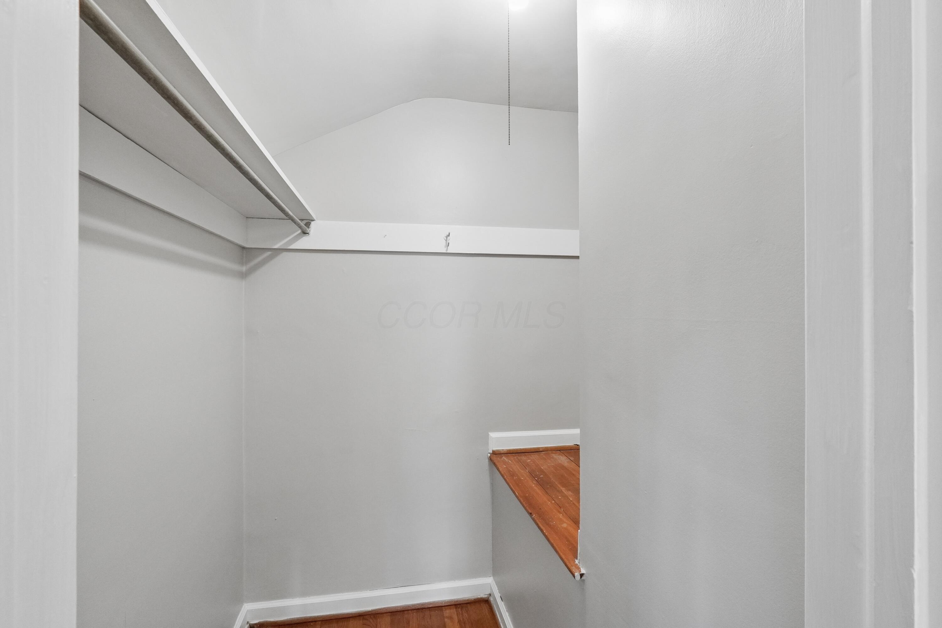 2088 Inchcliff Road Columbus, OH 43221 - Photo 22 of 49 Walk-in Closet