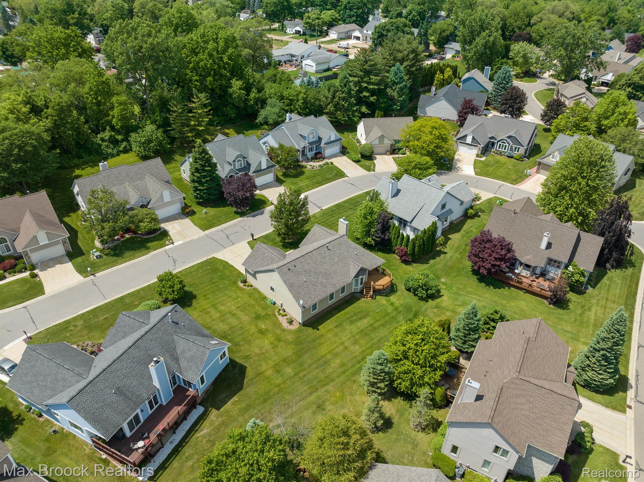 3205 Topview Court Rochester, MI 48309 - Photo 24 of 26 Overhead of Backyard