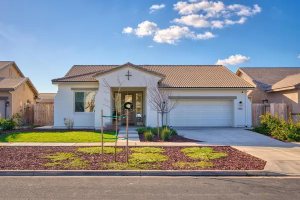 $689,999 | 3815 North Berkeley Avenue, Turlock, CA 95382