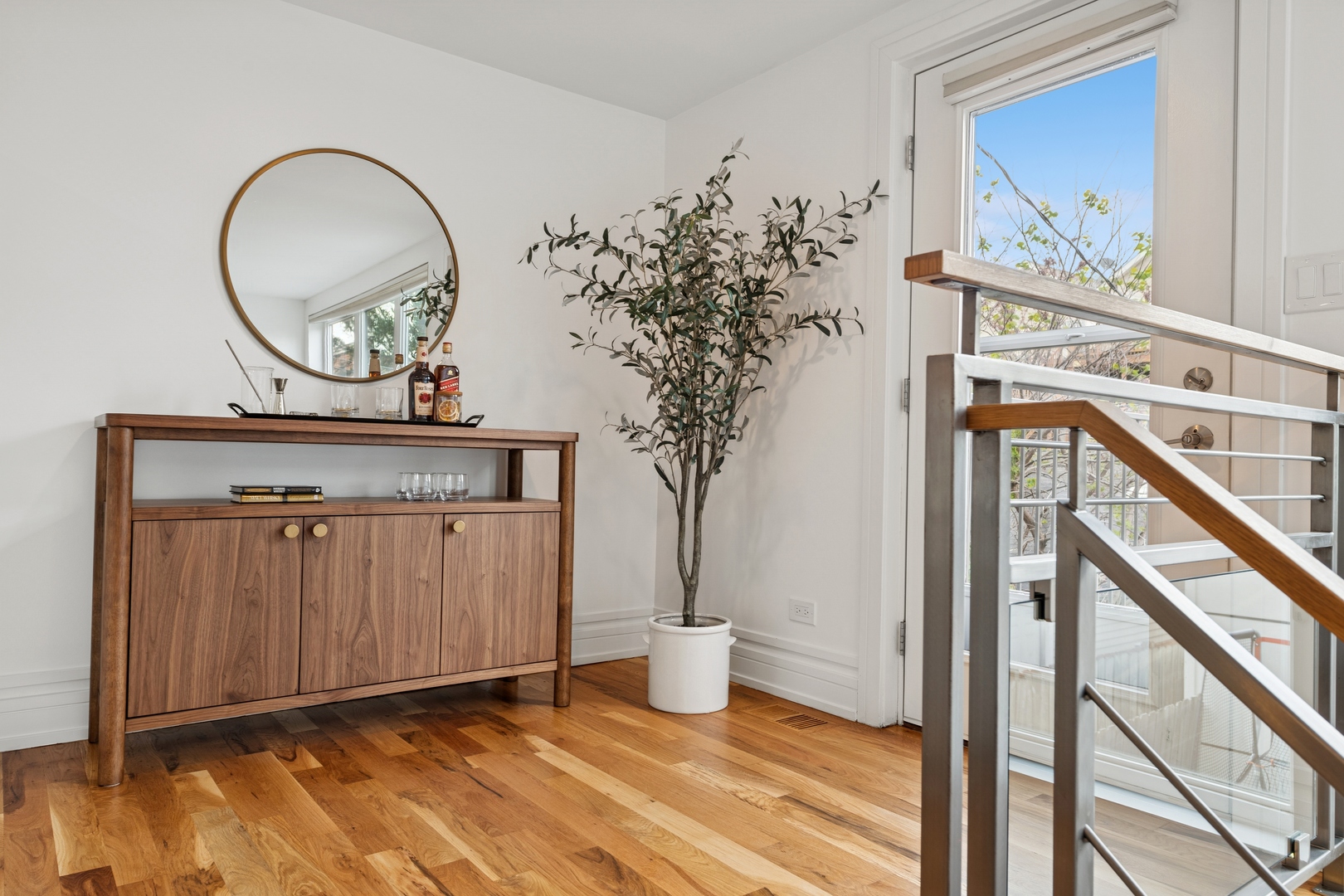 2113 West Huron Street Chicago, IL 60612 - Photo 18 of 49 a view of a interior of house