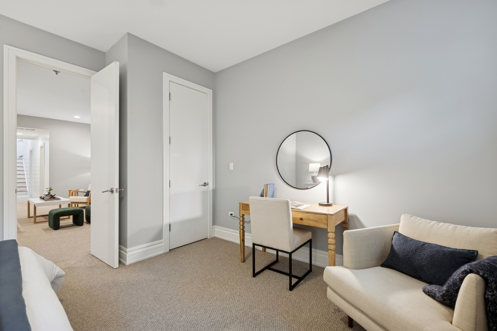 2113 West Huron Street Chicago, IL 60612 - Photo 38 of 49 a work room with furniture