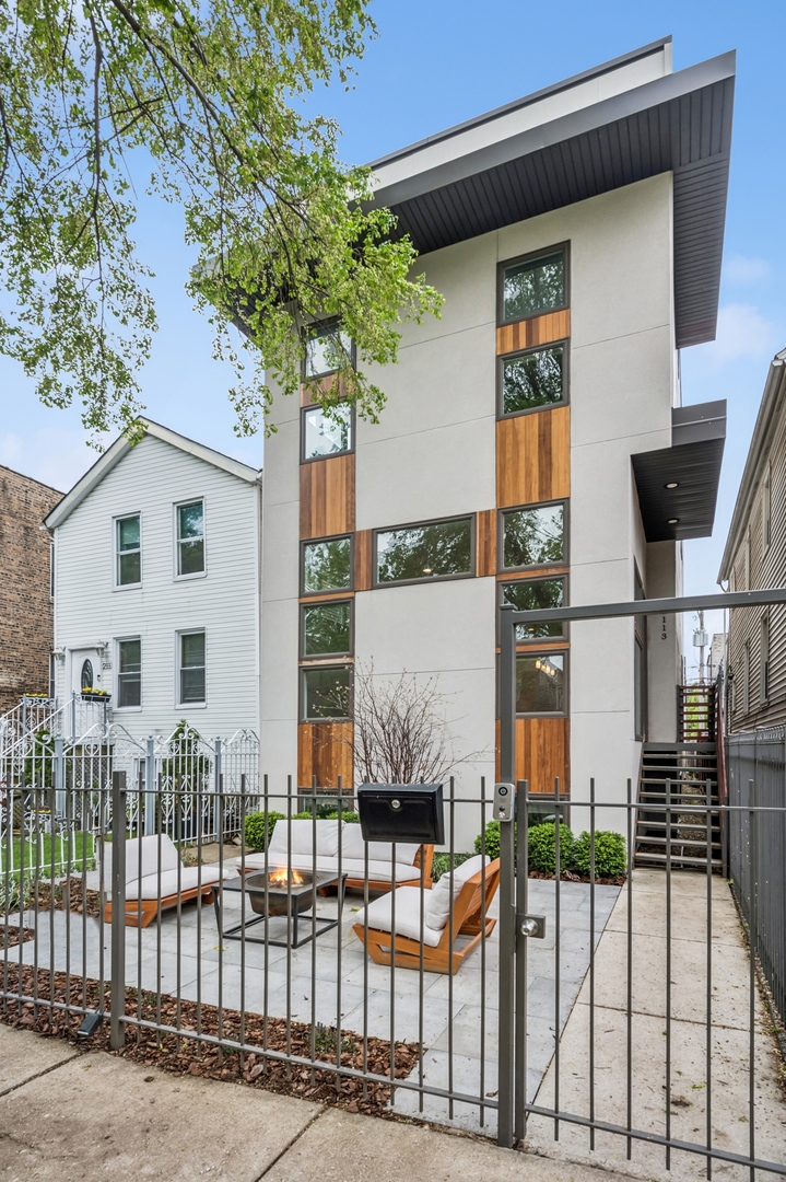 2113 West Huron Street Chicago, IL 60612 - Photo 4 of 49