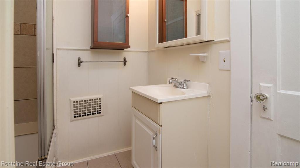 35335 Chestnut Street Wayne, MI 48184 - Photo 29 of 30