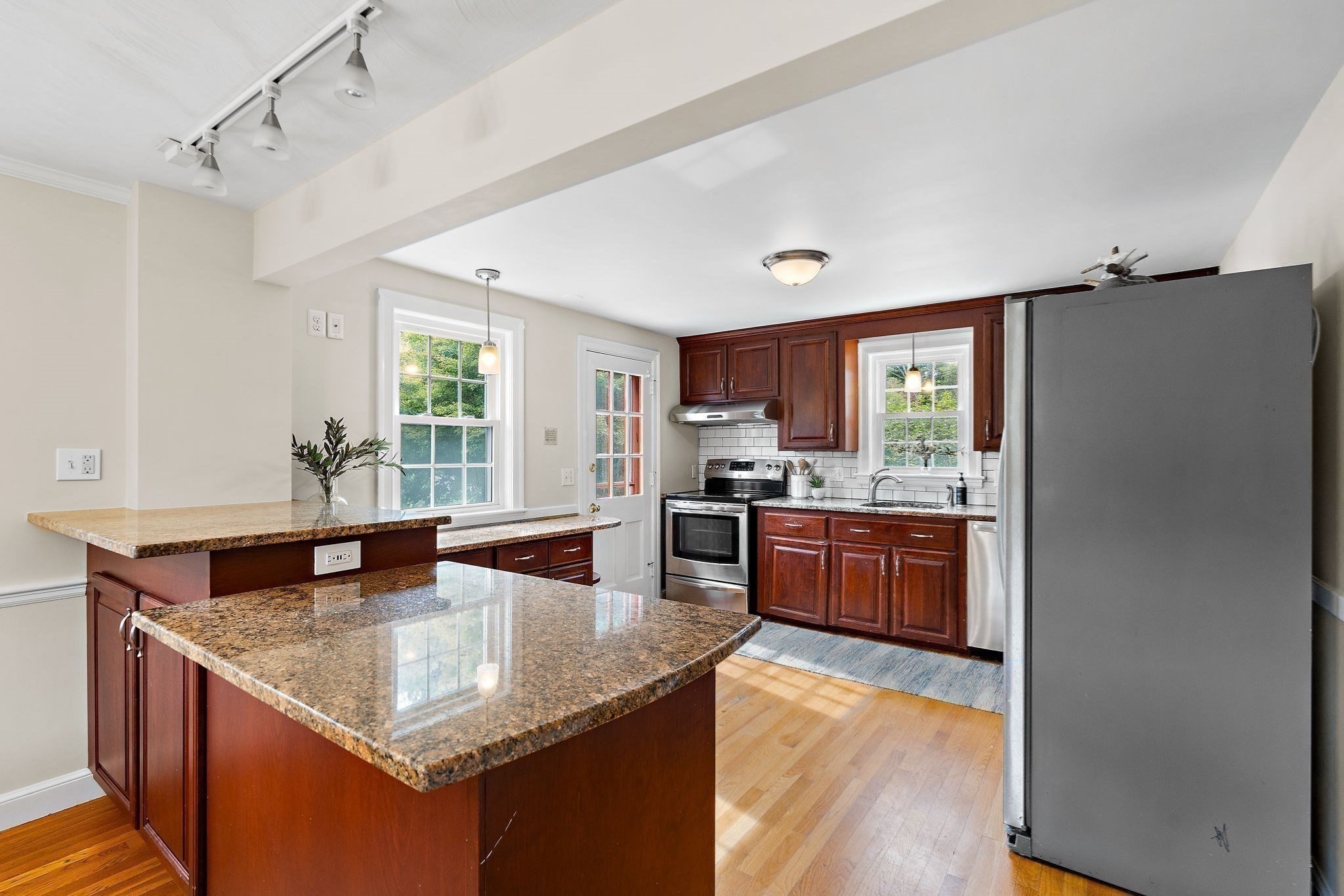164 Springs Road Bedford, MA 01730 - Photo 10 of 26 Gallery Image 10