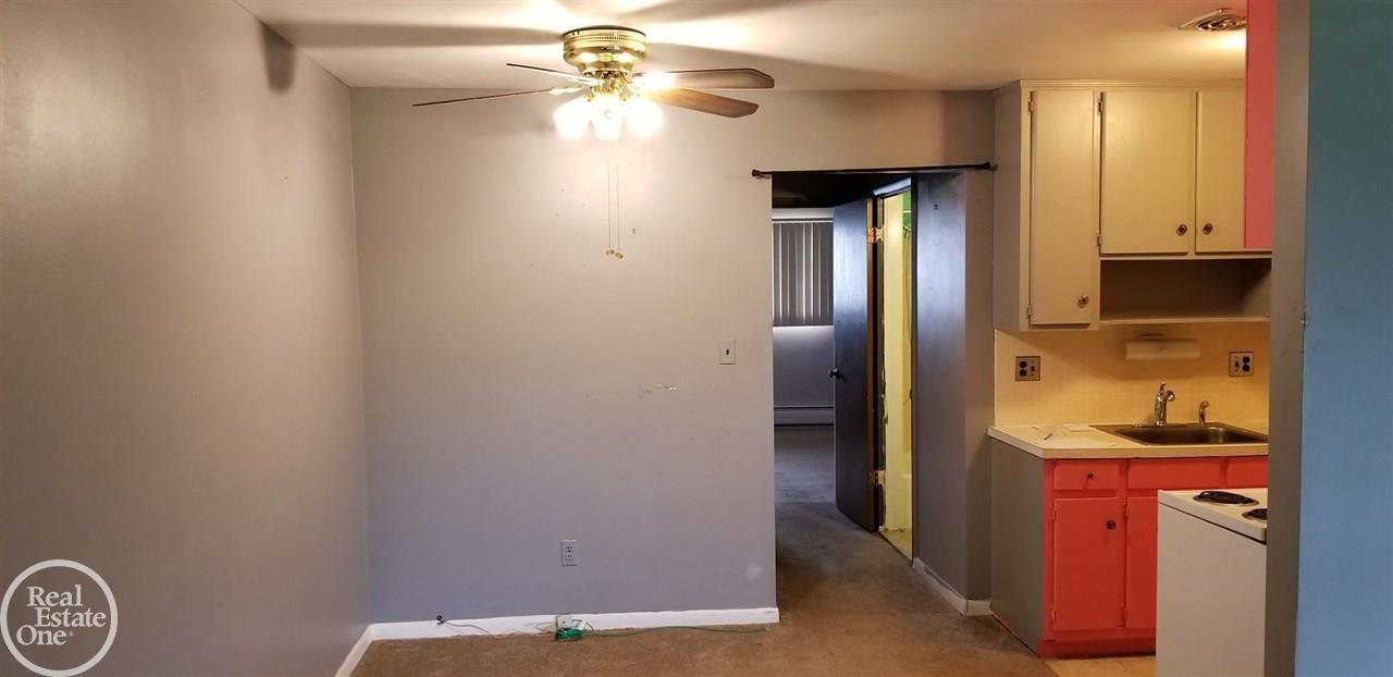 21530 Kelly Road, Unit 103 Eastpointe, MI 48021 - Photo 6 of 12