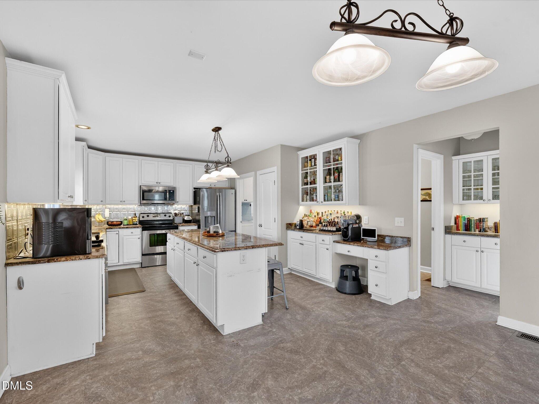 101 Strathburgh Lane Cary, NC 27518 - Photo 11 of 44 21-Kitchen