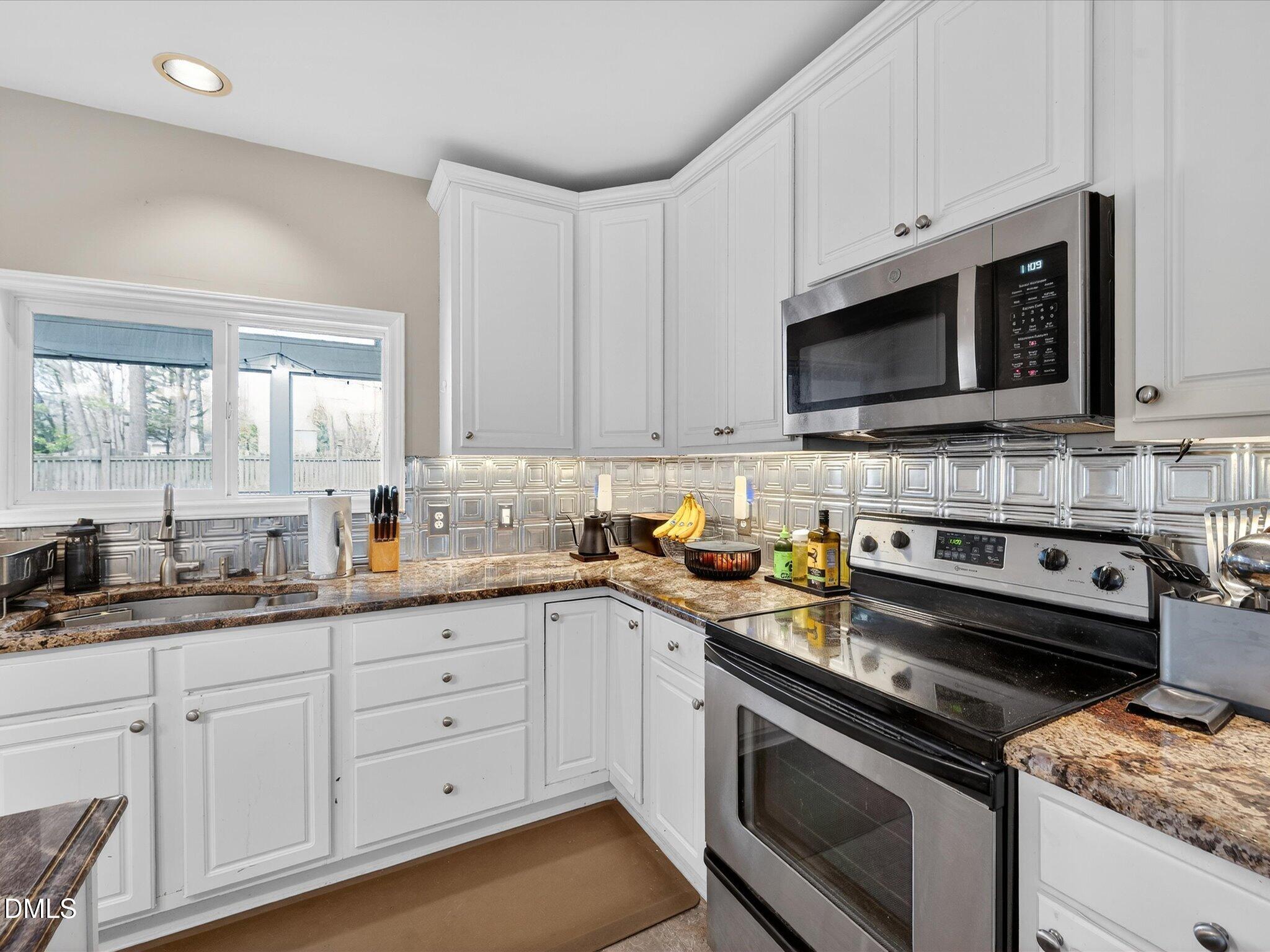 101 Strathburgh Lane Cary, NC 27518 - Photo 13 of 44 24-Kitchen