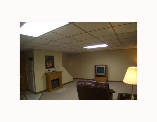 122 Cherry Road Chicora, PA 16025 - Photo 10 of 16 Den/Family/Great Room.