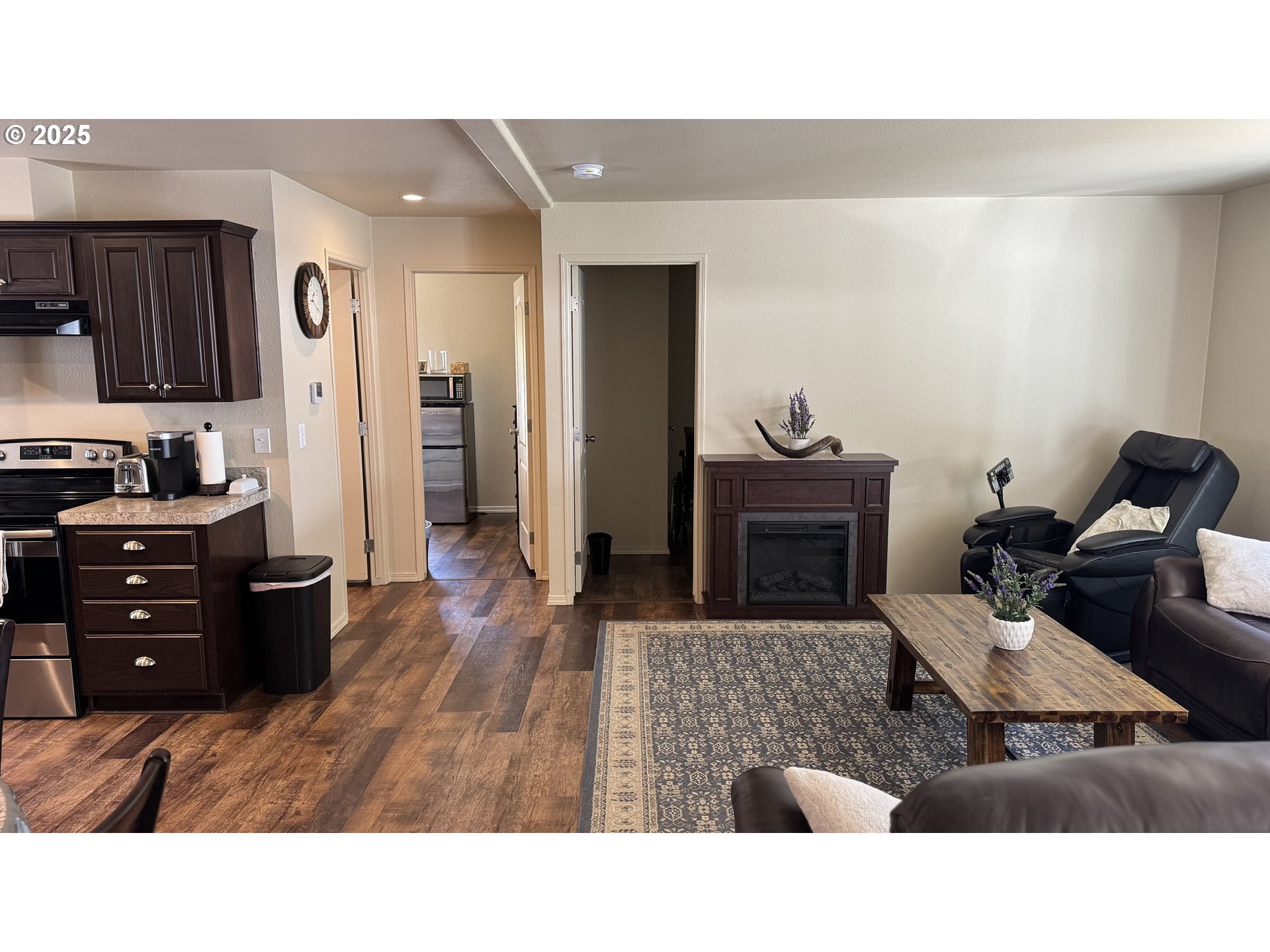 18331 South Heft Loop, Unit 6 Beavercreek, OR 97004 - Photo 4 of 22 Living Room