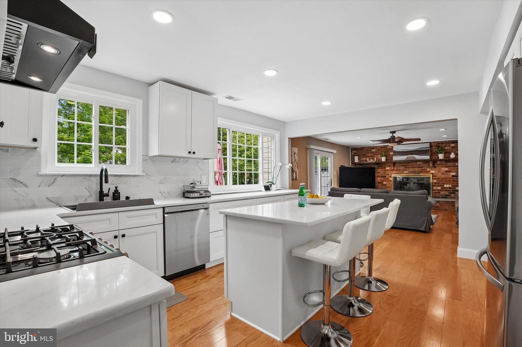 3109 Hayes Road East Norriton, PA 19403 - Photo 4 of 32