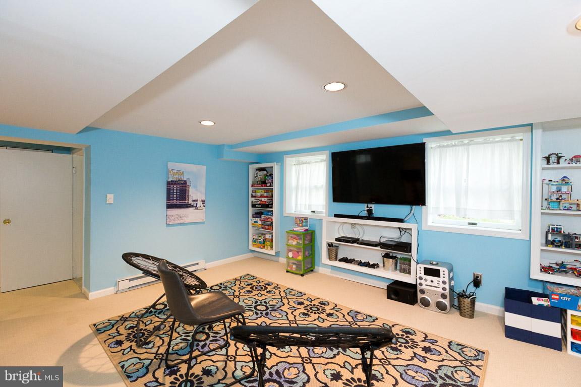 630 St Johns Road Baltimore, MD 21210 - Photo 21 of 29 Finished basement with full bathroom