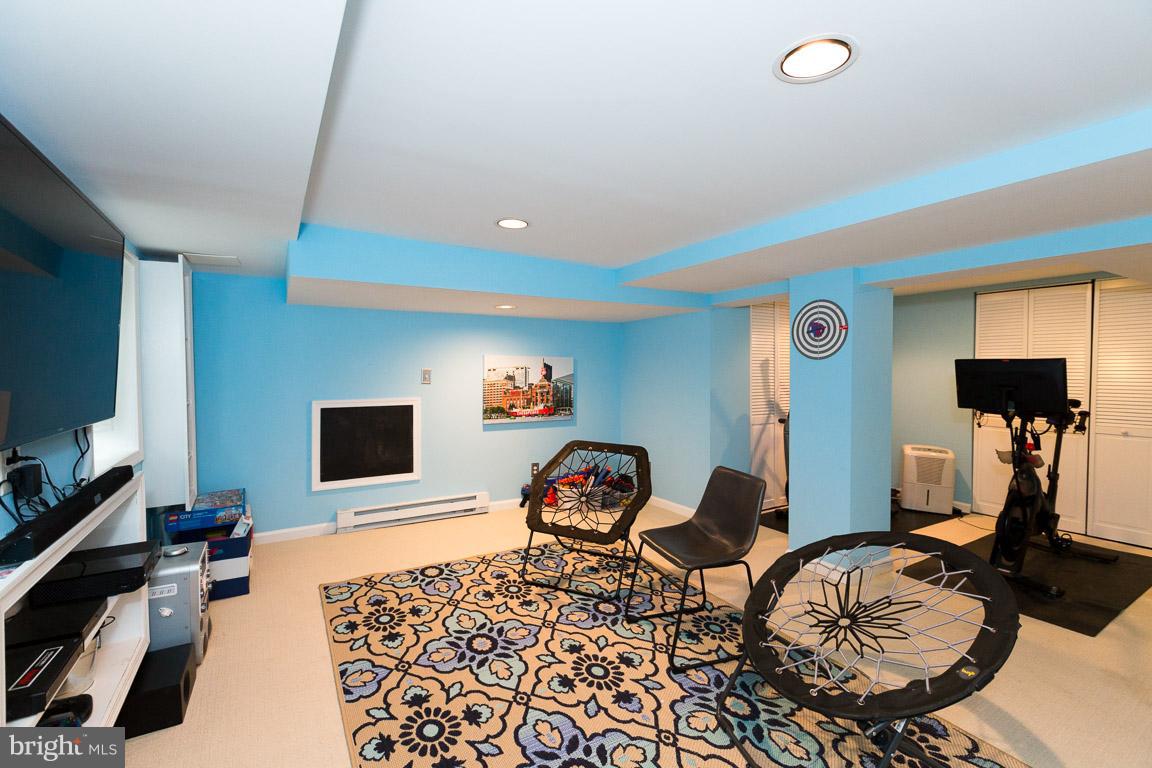 630 St Johns Road Baltimore, MD 21210 - Photo 22 of 29 Nice light and great space!