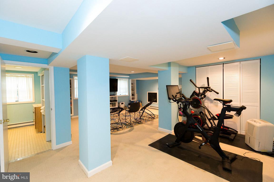 630 St Johns Road Baltimore, MD 21210 - Photo 23 of 29 And room for excerise area!