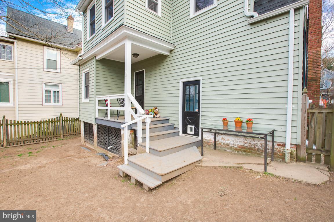 630 St Johns Road Baltimore, MD 21210 - Photo 27 of 29 Yard access to small patio from bsmt & Kitchen