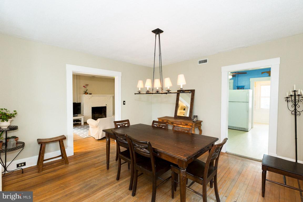 630 St Johns Road Baltimore, MD 21210 - Photo 6 of 29 Large Dining Room